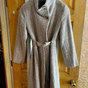 Ivanka Trump funnel collar walking coat